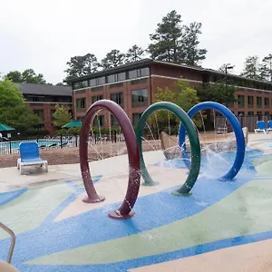 Woodlands & Suites, An Official Colonial **** Williamsburg